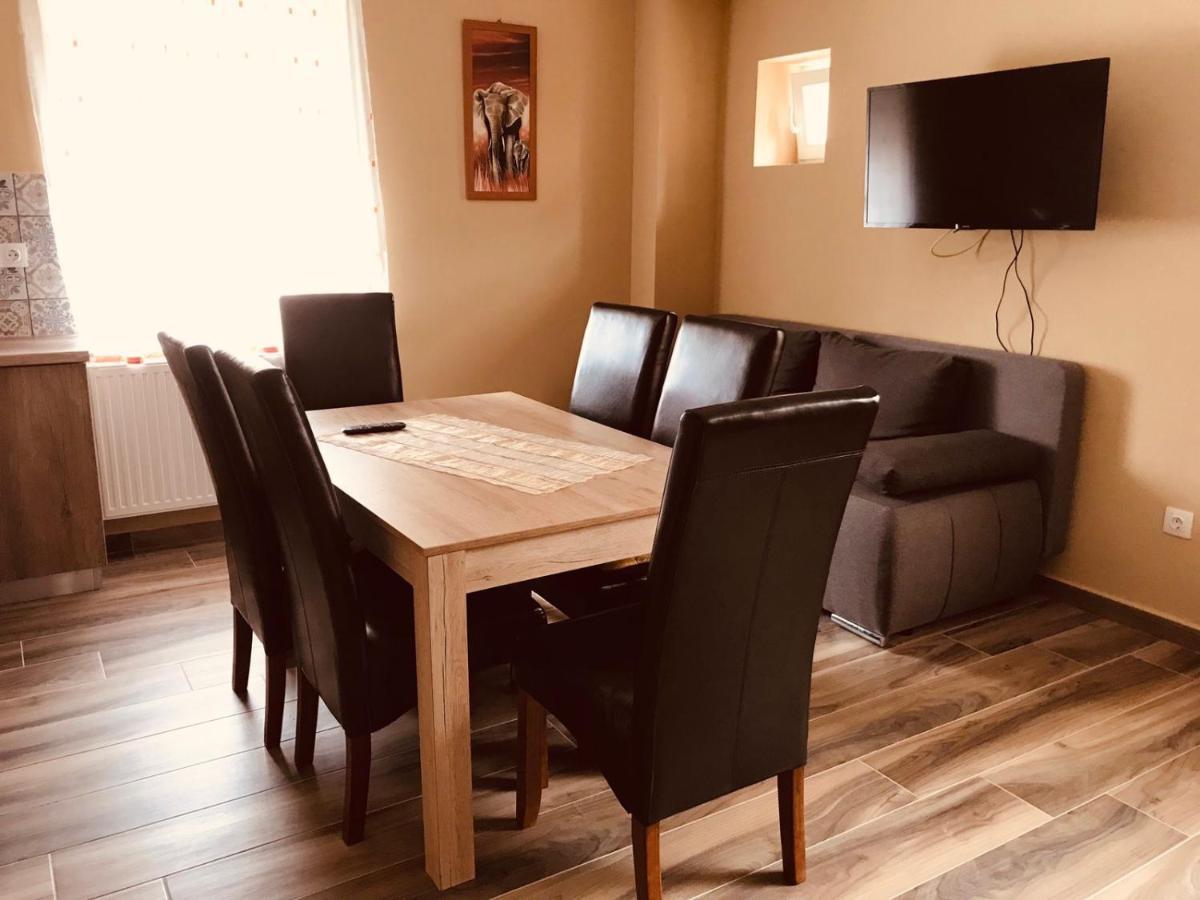 Adrienn Apartman Sárvár Esterno foto